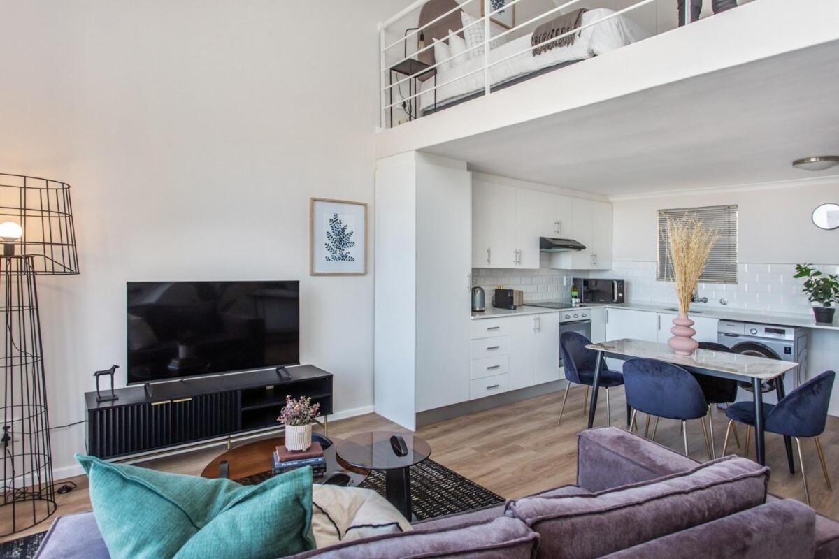 Gorgeous Views & Style - Loveloftliving16 - Pool Apartment *